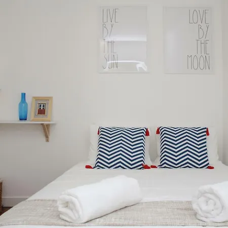 아파트 Bairro Alto - Cozy 2 Bedrooms Apt Rua Da Rosa . *